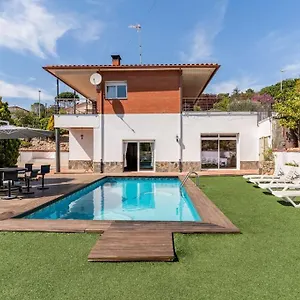 Villa Paraiso, Vidreres